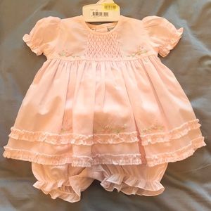 Pink newborn set with bloomers